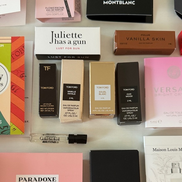 Assorted Fragrance Sample Collection - Picture 3 of 4